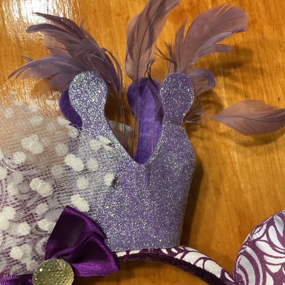 Walt Disney World Crown Minnie Mouse Ears Headband - Picture 6 of 6